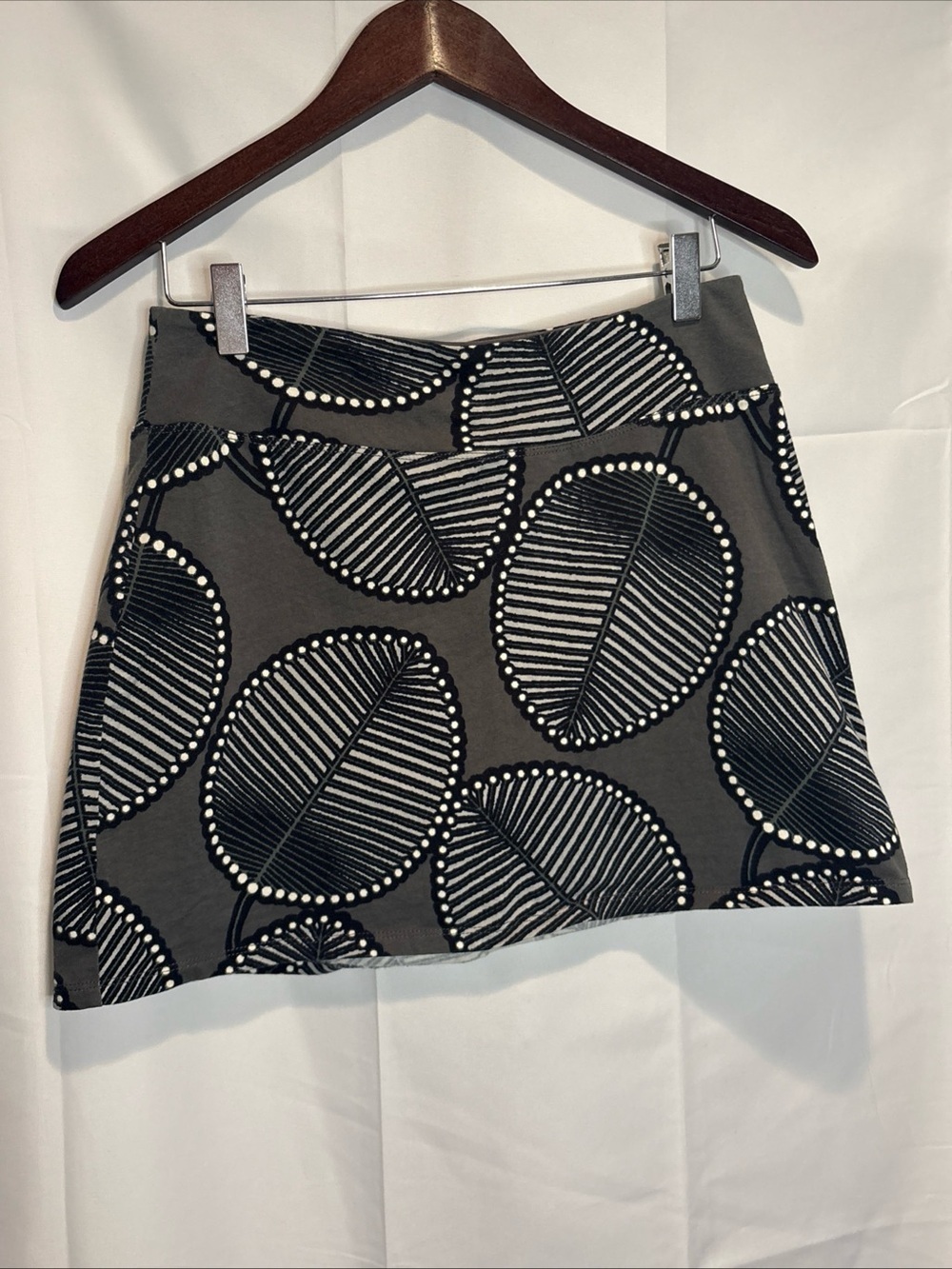 Patagonia Gray Mini Skirt with Black and White Leaf Print